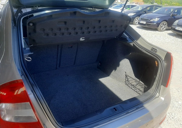 Skoda Octavia cena 20900 przebieg: 243866, rok produkcji 2010 z Oborniki małe 352